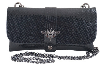 Černá lakovaná kabelka