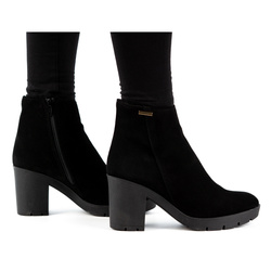 Dámské zateplené semišové boty Riva s jehlovým podpatkem černé