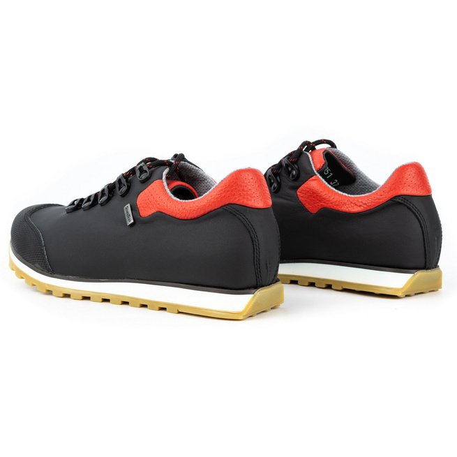 Buty damskie trekkingowe skórzane na membranie 05-0195-42 czarne z czerwonym