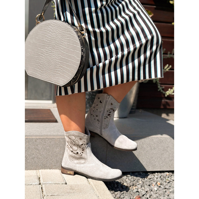 Dámské semišové prolamované boty Jess light grey