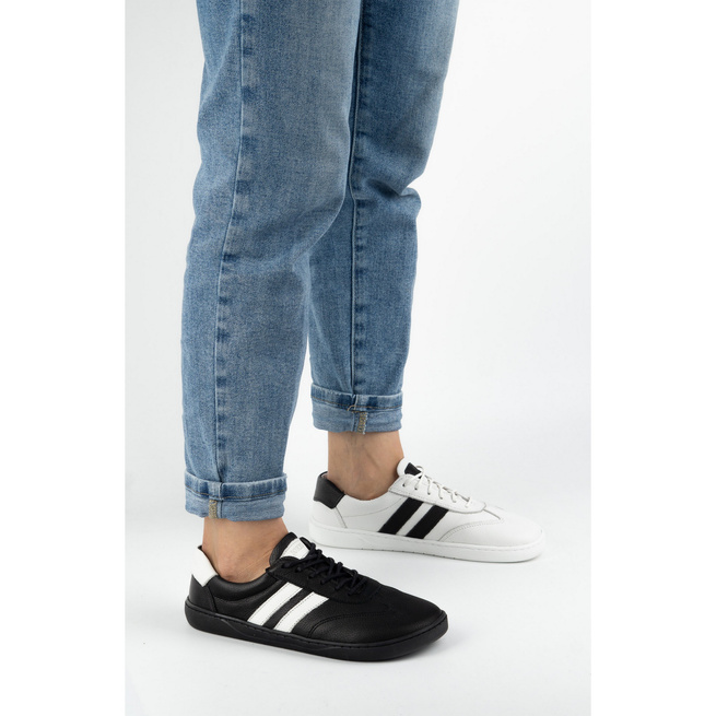 Buty skórzane damskie JOKER BLACKORWHITE 908 czarne – minimalistyczne sneakersy od Olivier