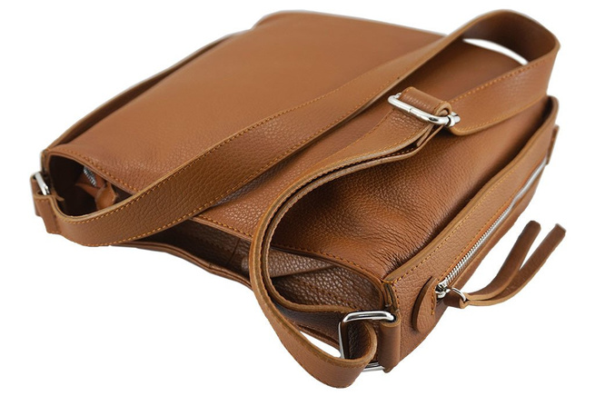 Praktická a stylová kožená poštovní taška - černá