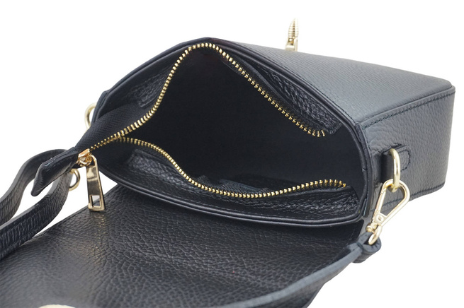 Módní kožená kabelka se zlatým řetízkem - černá