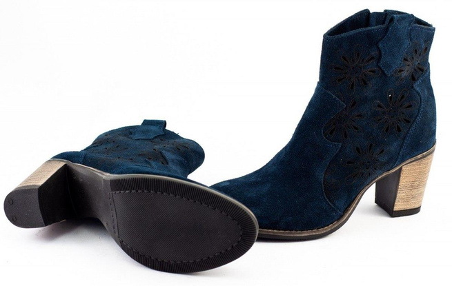 Ažurové semišové boty na podpatku Lena námořnická modř