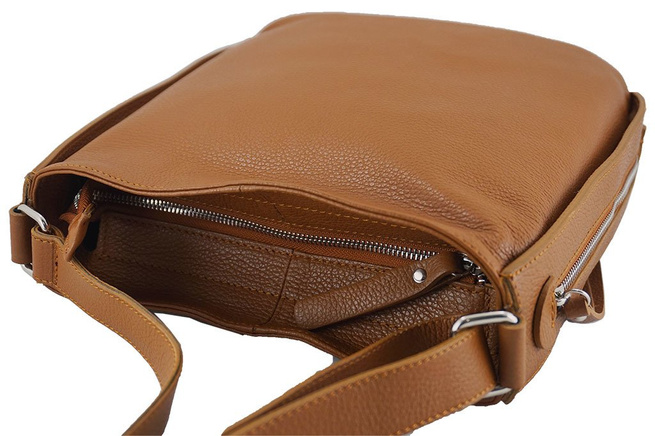Praktická a stylová kožená poštovní taška - černá