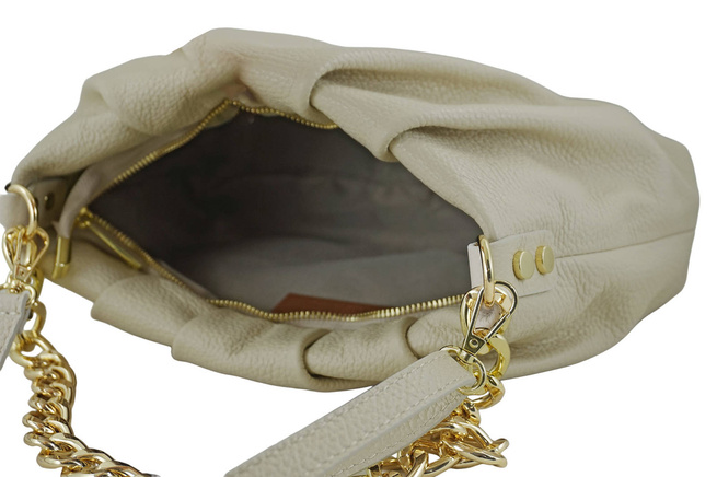 Kabelka s vlnitým řetízkem - světle béžová