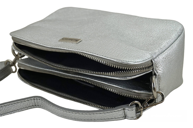 Damska torebka metalizowana - Srebrna