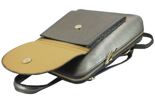 Batoh z metalizované kůže / poštovní taška 2v1 - tmavě zlatá