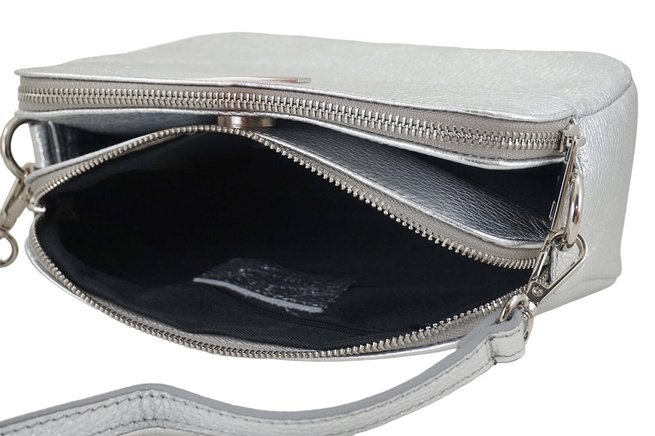 Damska torebka metalizowana - Srebrna