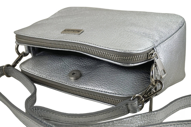 Damska torebka metalizowana - Srebrna