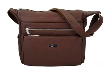 Codzienna i praktyczna torebka na ramię - Brązowa