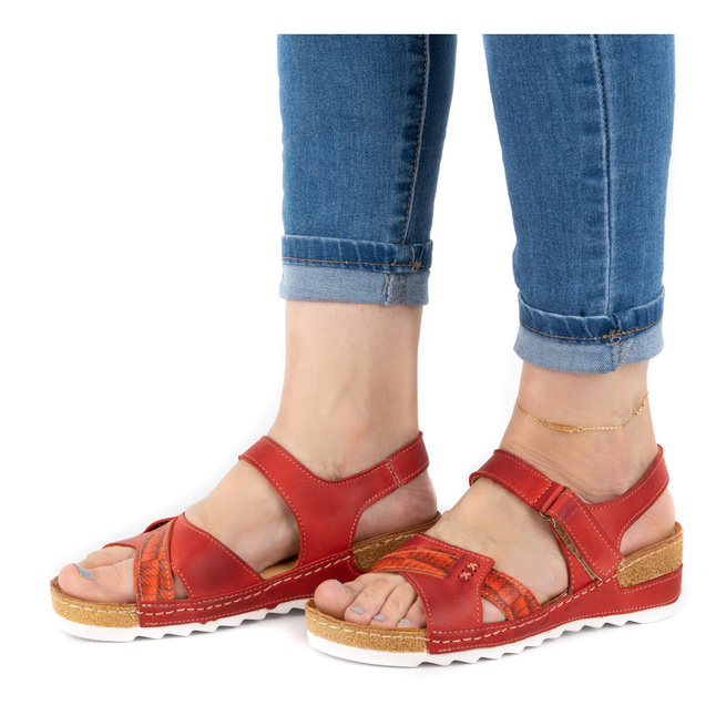 Pohodlné dámské kožené sandály 0620W červené