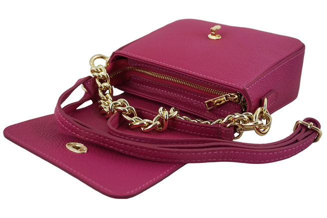 Modna torebka skórzana ze złotym łańcuszkiem - Fuksja