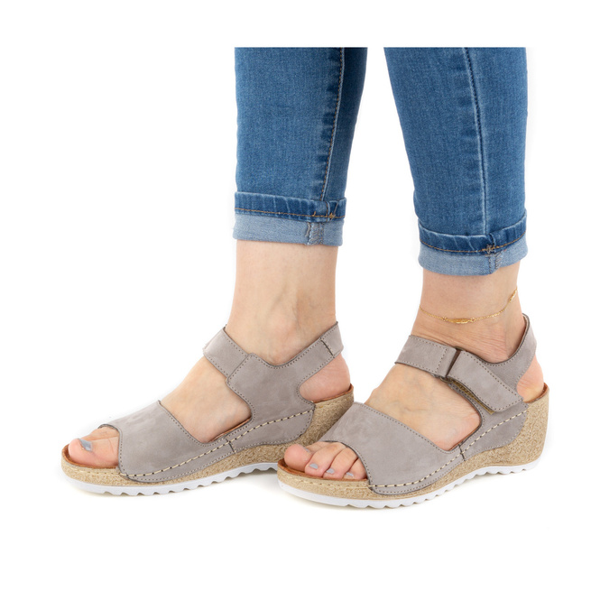Pohodlné dámské kožené sandály 0474W šedé