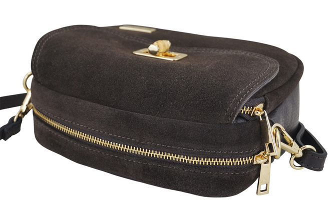 Mała zamszowa listonoszka ze złotym zapięciem - Brązowa ciemna