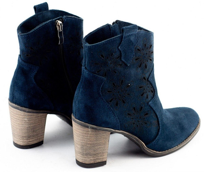 Ažurové semišové boty na podpatku Lena námořnická modř