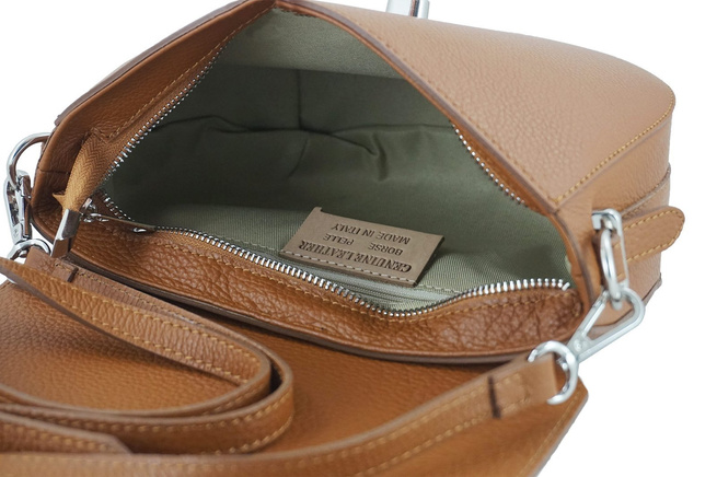 Kožená poštovní taška s ozdobnou sponou - světle modrá